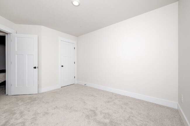Building Photo - Stylish 3BR/2.5BA Craftsman Home with Loft...