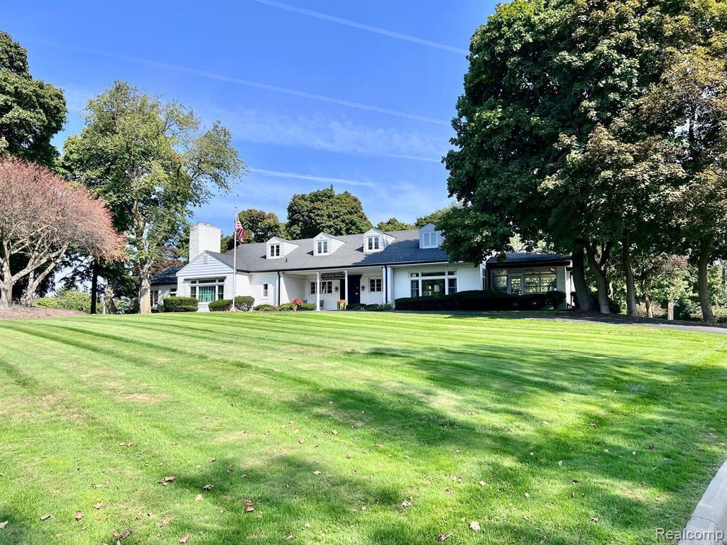 Club House - 42160 Woodward Ave