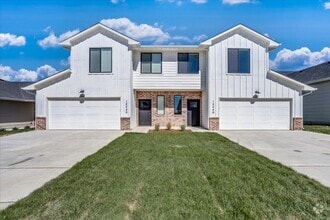 Building Photo - Pineway Tracy Plan