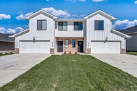 Building Photo - Long Beach-Tracy Plan