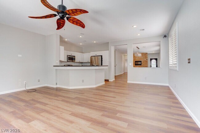 Building Photo - 325 Brilliant Summit Cir