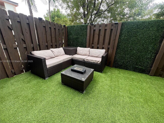 Building Photo - 10431 NW 82nd St