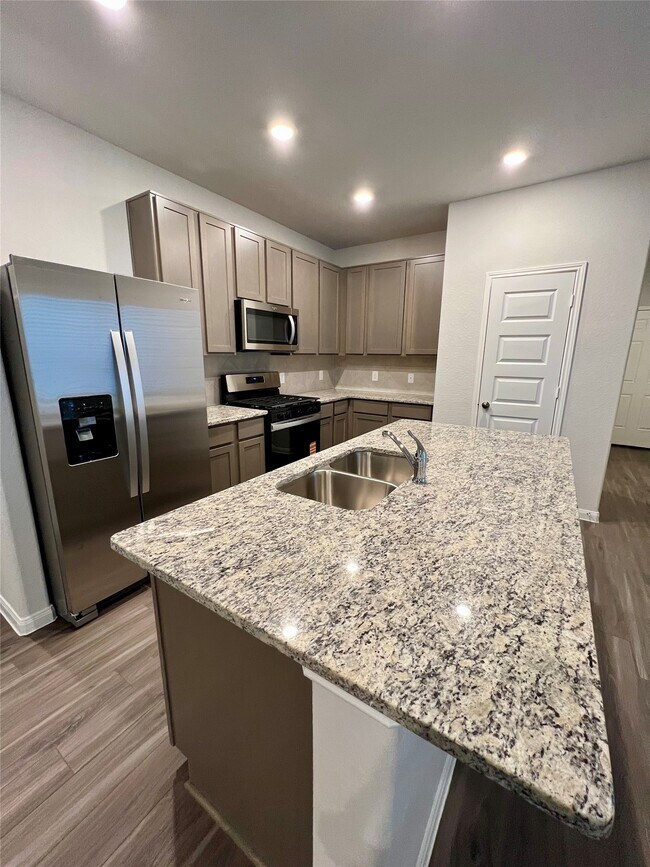 Building Photo - 13341 Burbot Dr