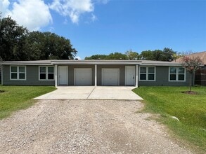 Building Photo - 2110 14th Ave N