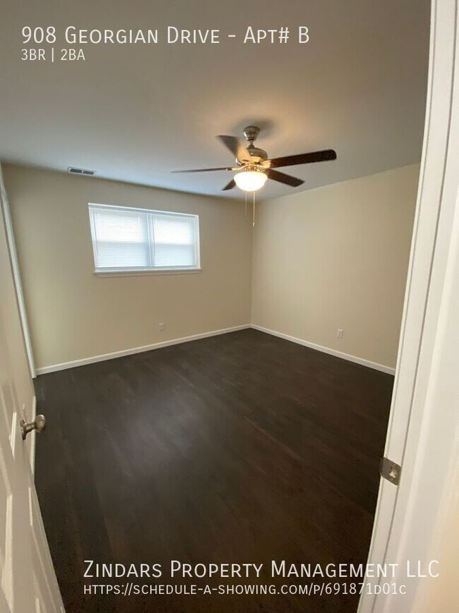 Building Photo - 908 Georgian Dr