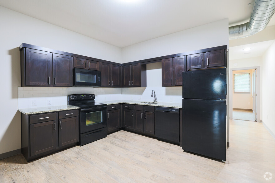 2BR, 1BA - 854SF - Pinnacle Lofts Apartments