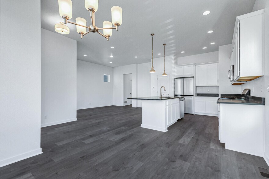 Building Photo - 1964 W 166th Dr