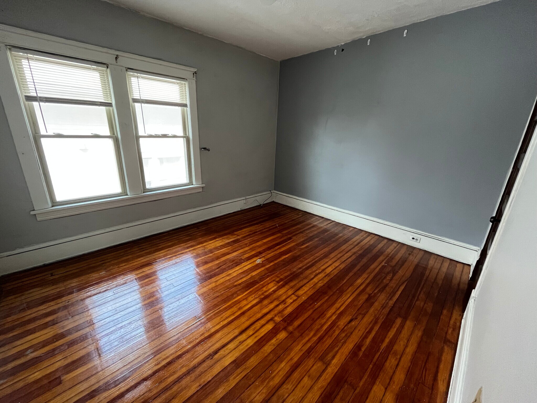 Building Photo - 1304 W 114th St
