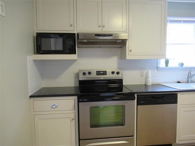 Building Photo - 10614 Deer Canyon Rd