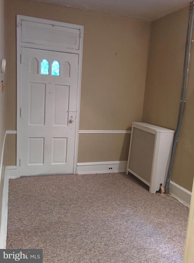 Building Photo - 419 Green Ln