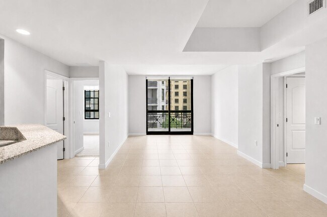Building Photo - 801 S Olive Ave