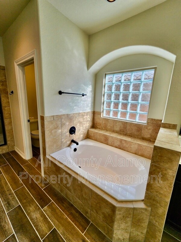 Building Photo - 8831 Kallison Arbor