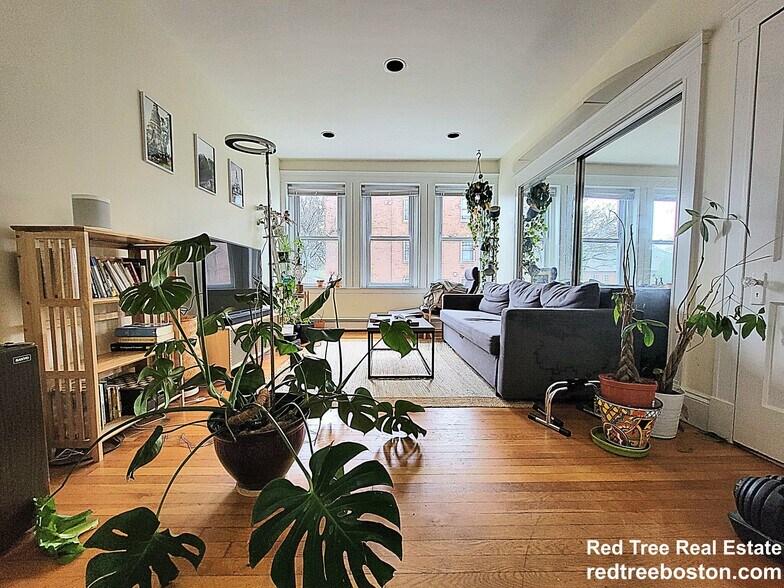 Unit 2 - 94 Pleasant St