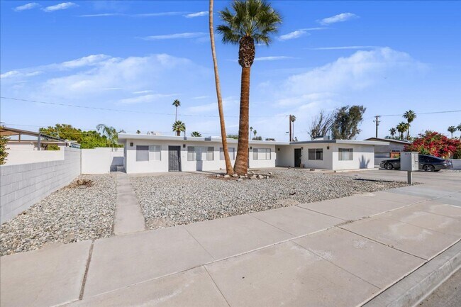 Building Photo - 4444 E Sunny Dunes Rd