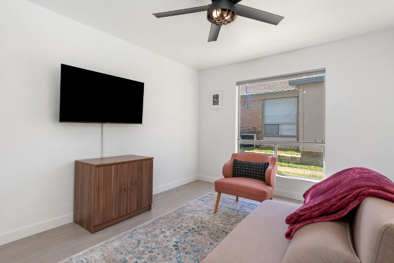 Building Photo - 10111 Golden Meadow Dr