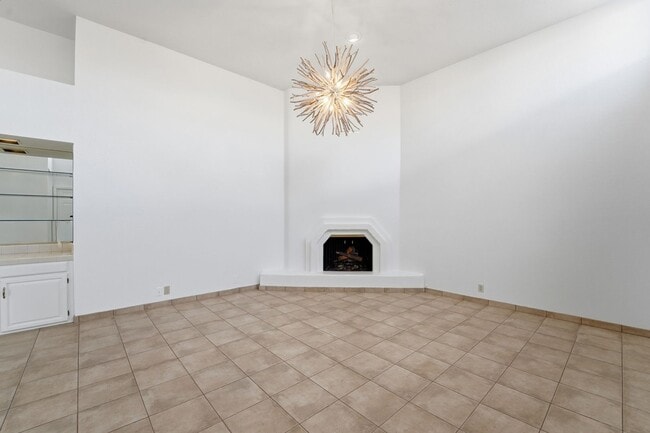 Building Photo - Welcome to this stunning 3-bedroom, 2-bathroom home in the heart of Scottsdale, AZ *RENT SPECIAL*