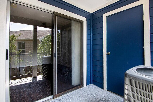 Building Photo - 18519 Egret Bay Blvd