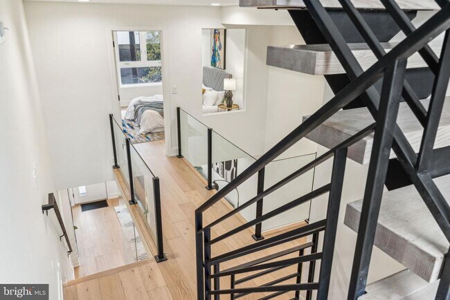 Building Photo - 1106 N Bodine St