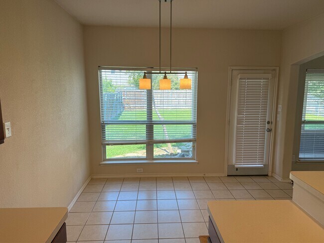 Building Photo - 9720 Colonywood Dr