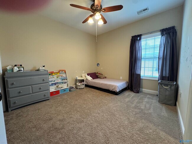 Building Photo - 2203 Rosebrooke Dr SW