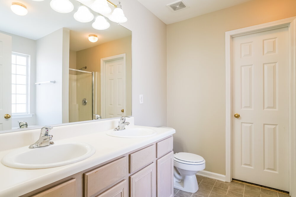Building Photo - 5405 Kissimmee Ln