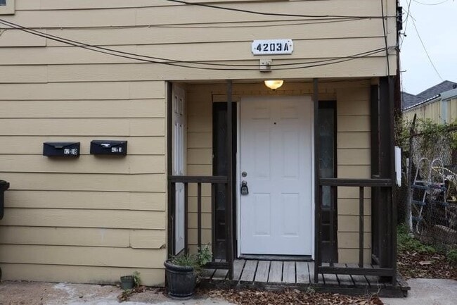 Building Photo - 4203 Polk St