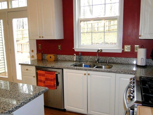 Building Photo - 2009 Willow Glen Ct