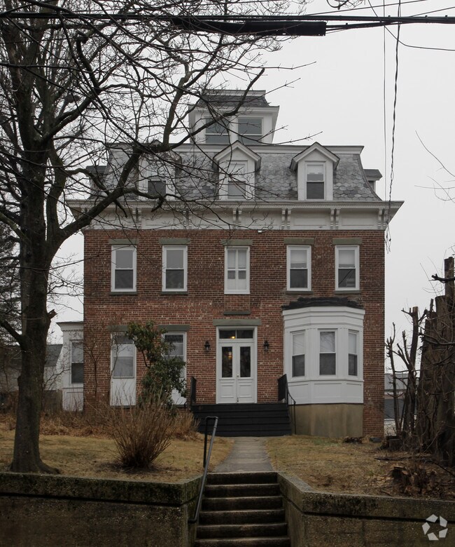 Primary Photo - 64 Anstice St