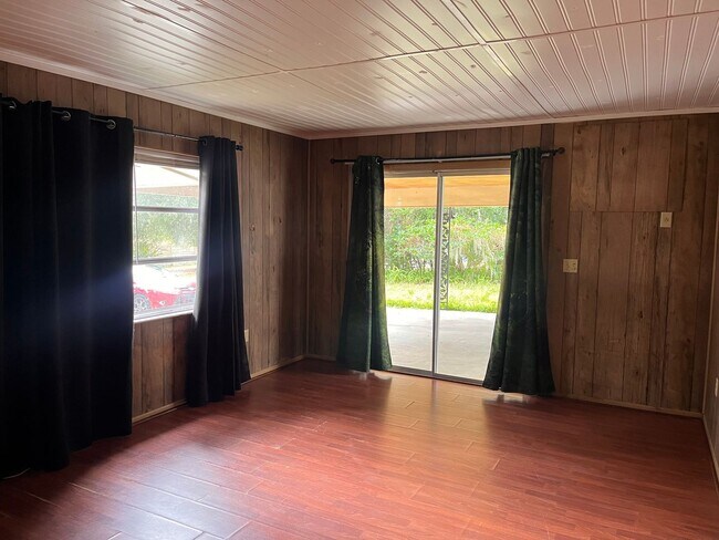 Building Photo - 1101 N Burton St