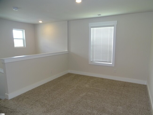 Building Photo - 146 Bromes Way