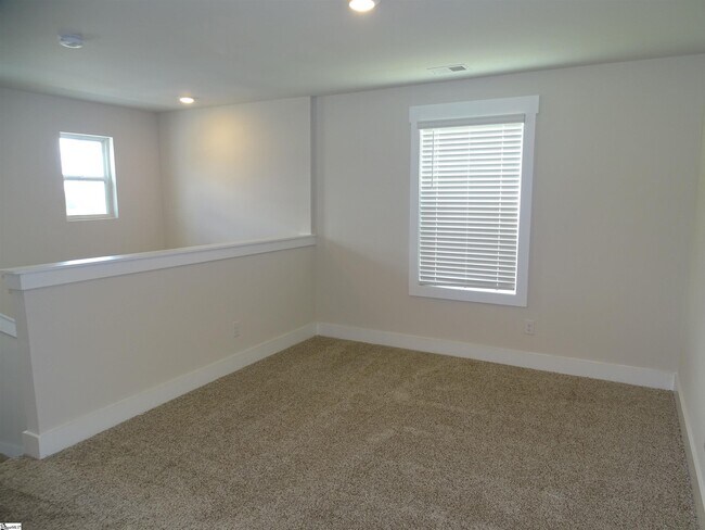 Building Photo - 146 Bromes Wy