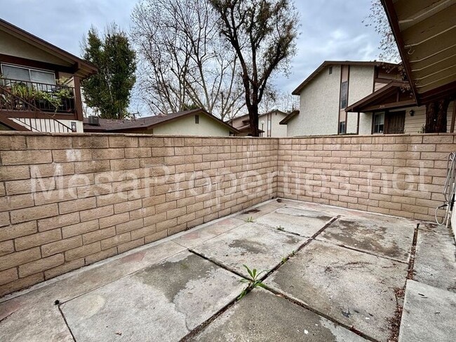 Building Photo - 2158 S Mountain Ave