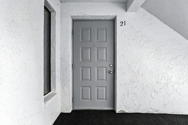 Building Photo - 8201 Sun Spring Cir