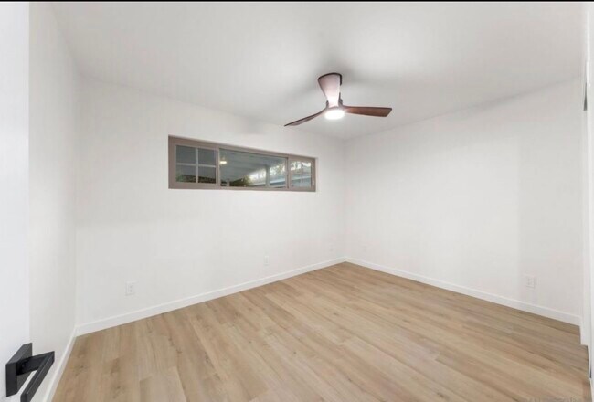 Building Photo - 736 18th St