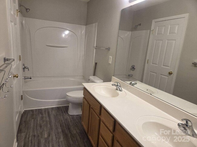 Building Photo - 105 Lynch Cir