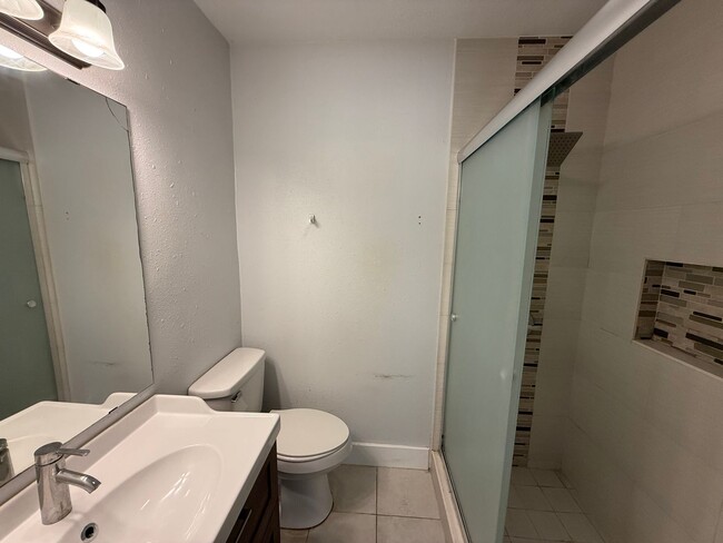 Building Photo - *****Amazing 3-bedroom, 2-bathroom, Carport, Single Family, Bungalow-style Home. Small Dog Friend...