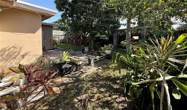 Building Photo - 7340 Allen Dr