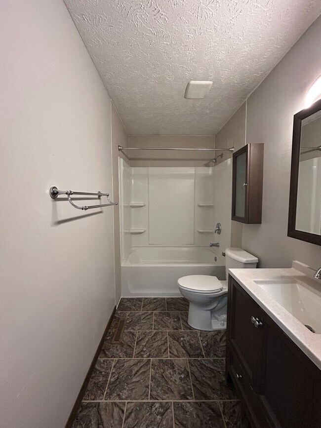 Building Photo - Spacious 3-Bedroom, 1-Bath Home with Garage & Basement in La Vista