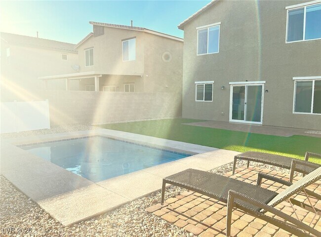 Building Photo - 4461 Lantern Point Ave