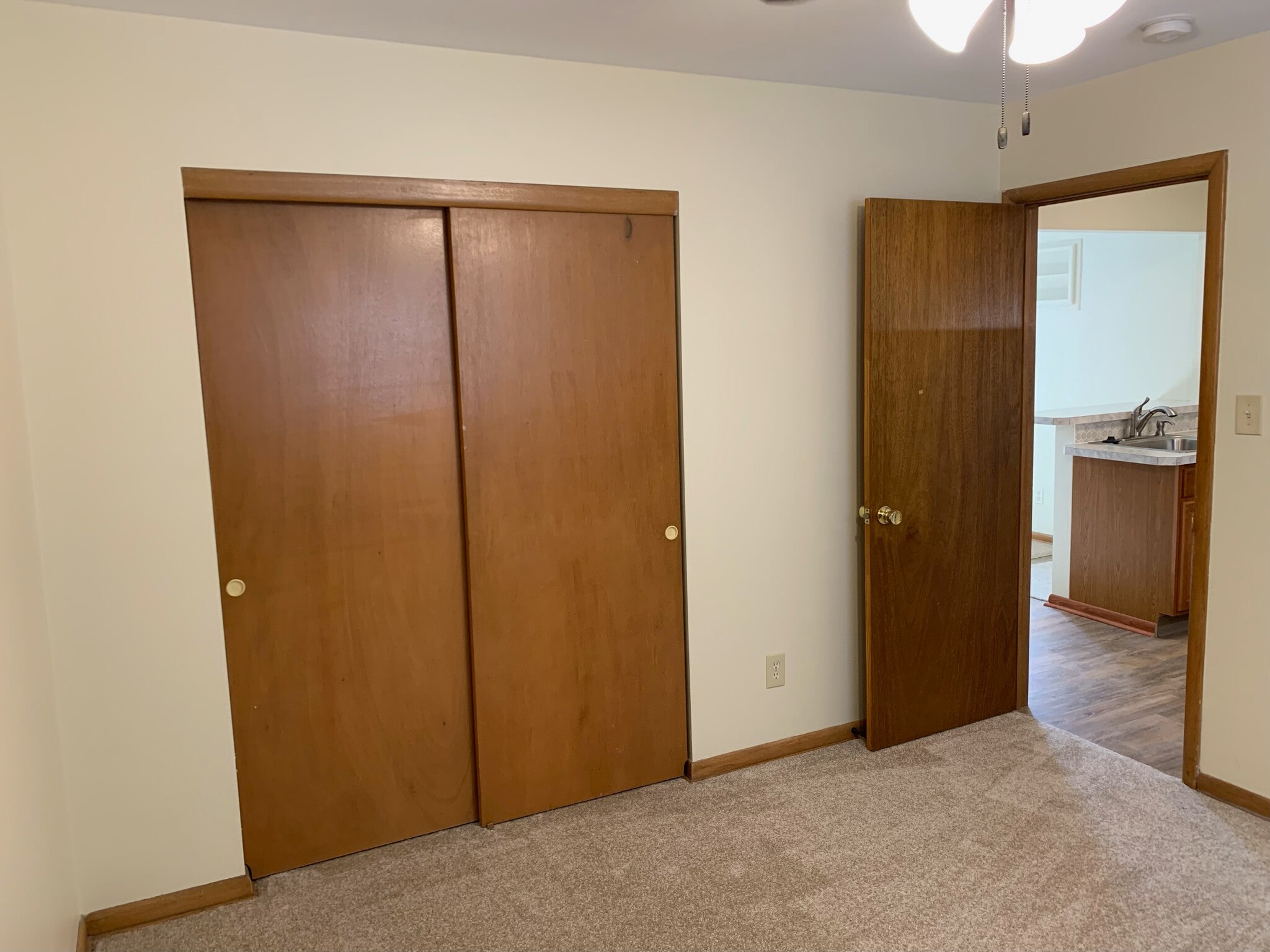 Closet - 5400 Beacon Hill Rd