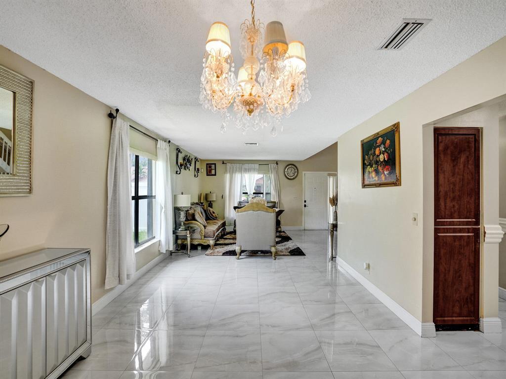 Building Photo - 9610 Dunhill Dr