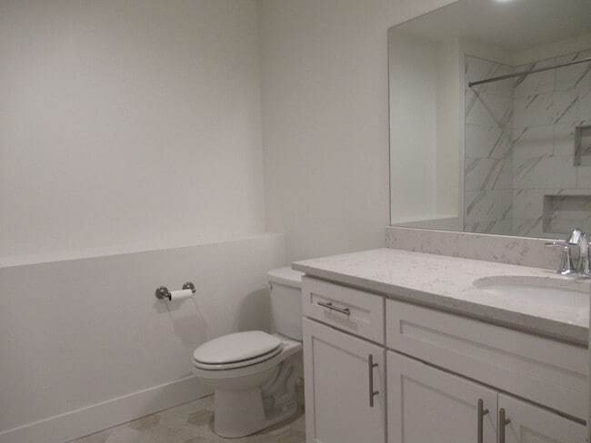 Building Photo - Light and Bright 3 bedroom, 1.5 bath home in Tehaleh