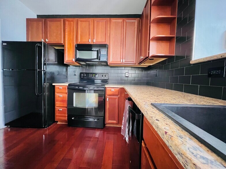 Building Photo - 3965 Picasso Ct