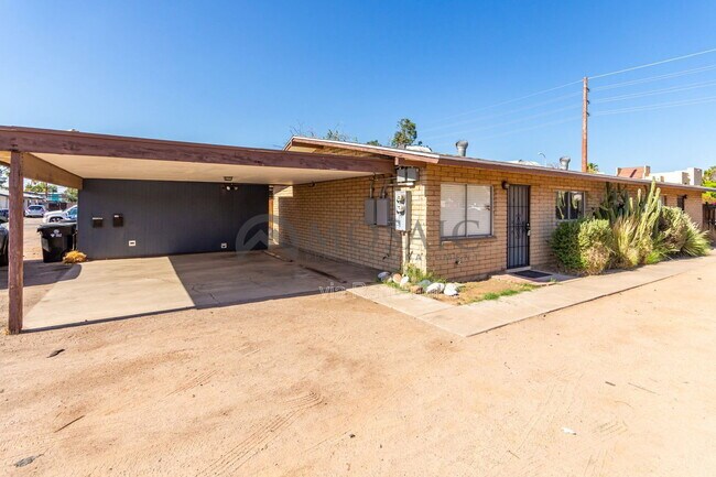 Building Photo - 1204 S McClintock Dr