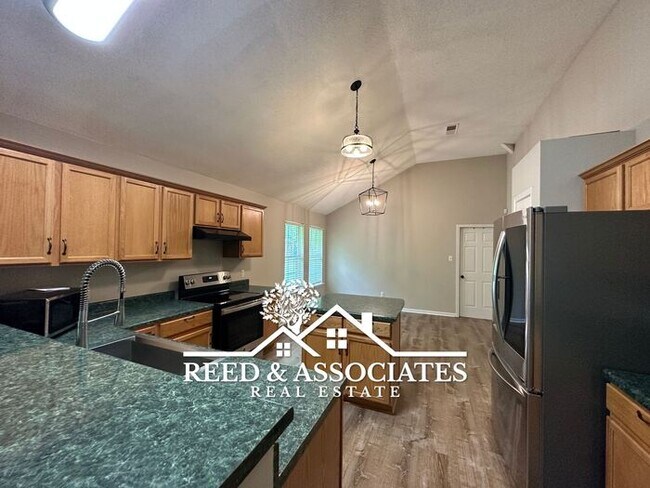 Building Photo - 3 Bedroom Near Gallaway, TN