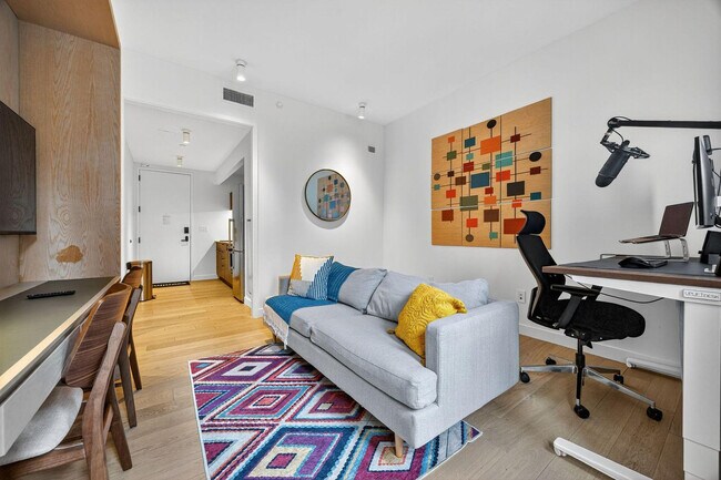 Building Photo - 84 William St