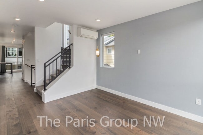 Building Photo - Modern 2BR Columbia City/Hillman City Town...