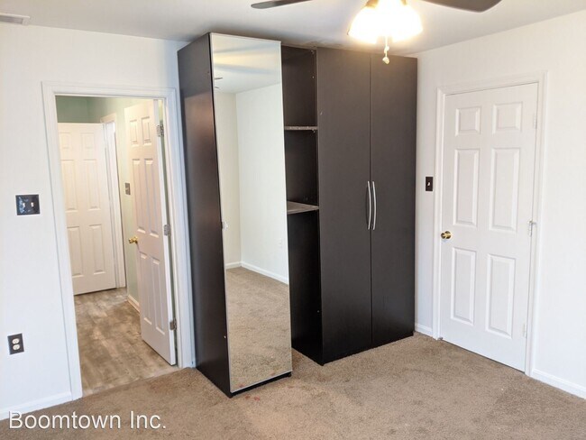 Building Photo - 4 br, 3.5 bath House - 104 Rock Creek Court