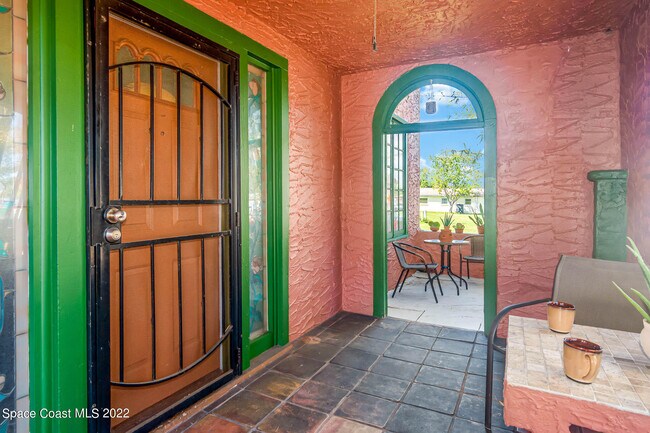 Building Photo - 27 E Ave A