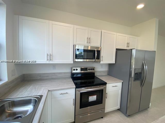 Building Photo - 575 NE 208th Terrace